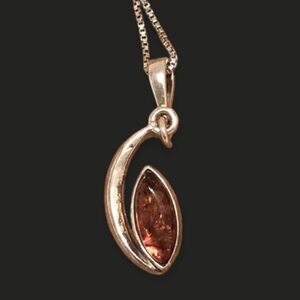 🟦SALE 5️⃣0️⃣% off🟦 Amber Pendant Necklace sterling silver New in box